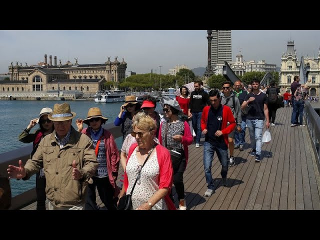 ⁣Civic guard exposes Barcelona pickpockets as theft reportedly increases exponentially