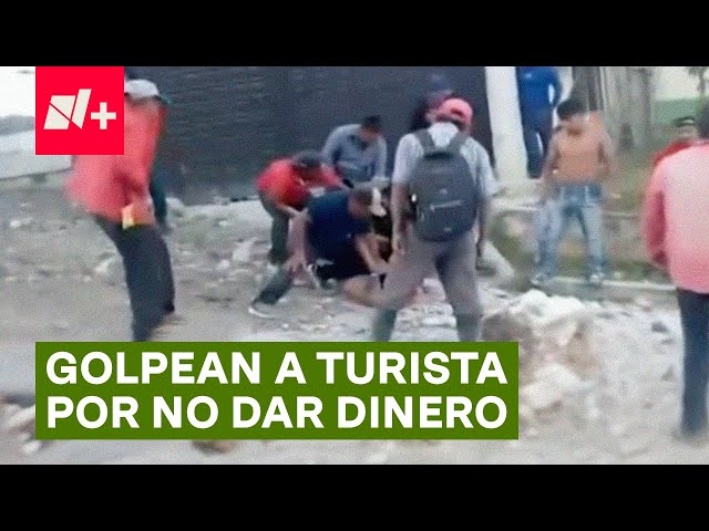 ⁣Manifestantes en Ocosingo, Chiapas, agreden a turista que intentó cruzar bloqueo - N+