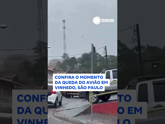 Momento da queda do avião em Vinhedo, interior de São Paulo.  #RecordNews