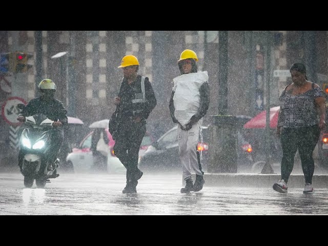 ⁣¡Urgente! Lluvias No Darán Tregua en CDMX: Escala Alerta con Aviso Especial