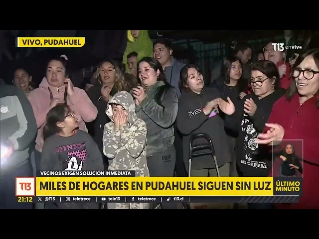 Día ocho sin luz: vecinos han perdido toda la comida en Pudahuel