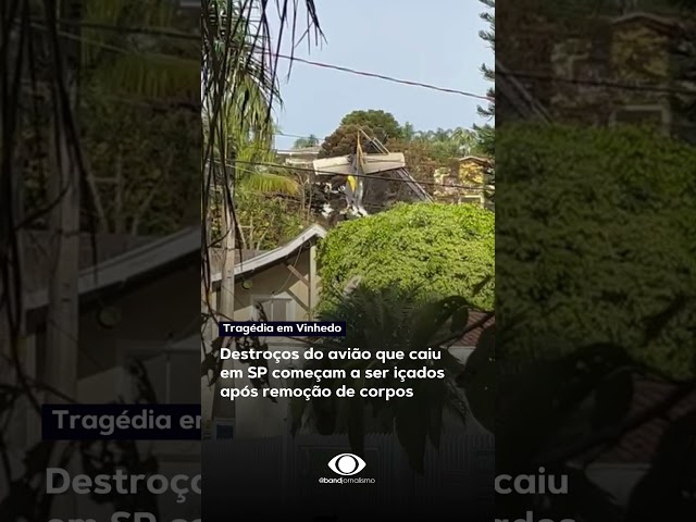 Destroços do avião que caiu em Vinhedo começam a ser içados #shorts