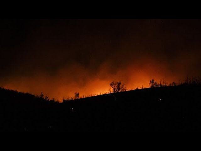 Grèce : des incendies se rapprochent d'Athènes