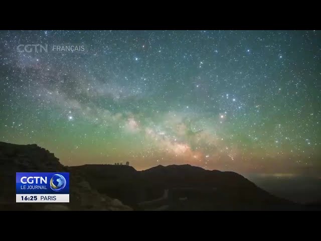 ⁣Pluie de météores des Perséides : un photographe immortalise les étoiles en Chine