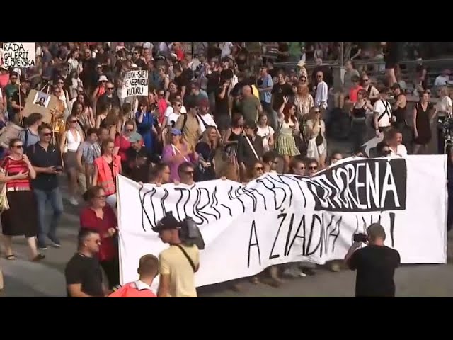 ⁣Thousands protest in Bratislava over sacking of national theatre and gallery heads