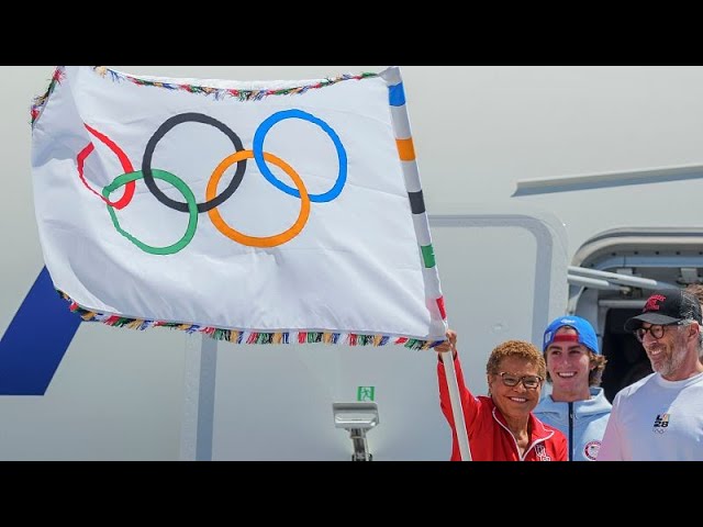 No Comment : le drapeau olympique est de retour à Los Angeles après 40 ans