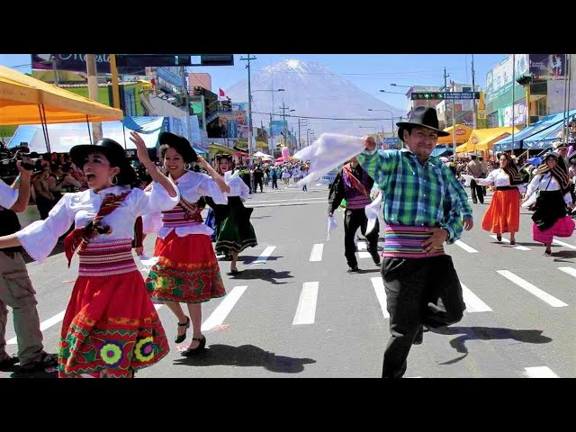 Arequipa: Realizan corso de la amistad por los 484 años de la 'Ciudad Blanca'