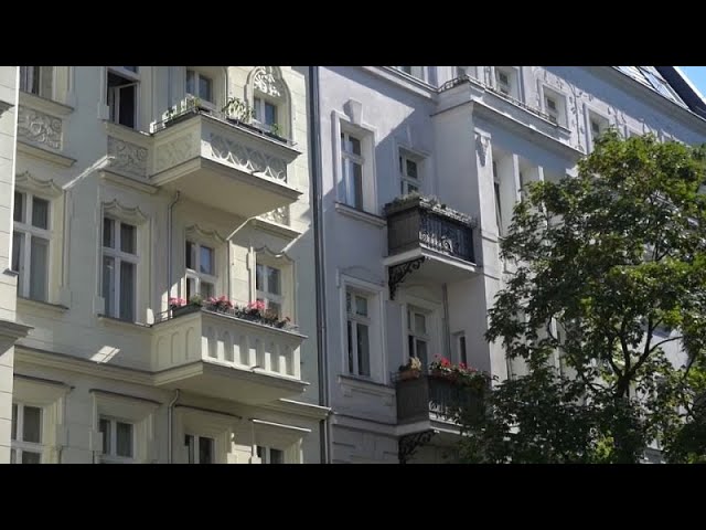 ⁣L'Allemagne connaît un essor des panneaux solaires pour balcons