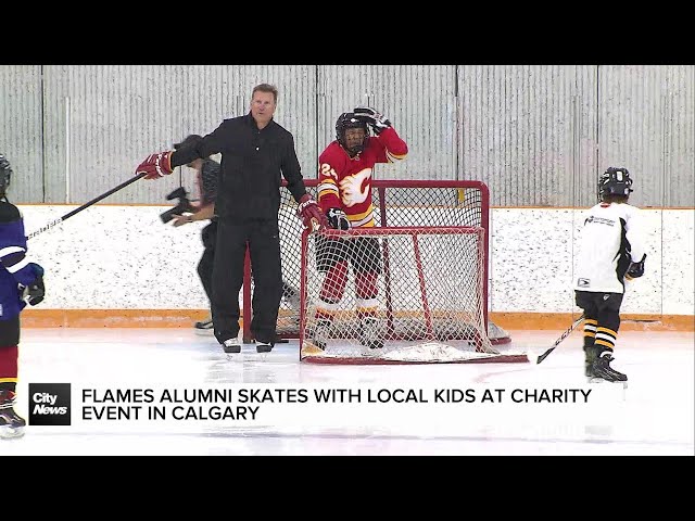 ⁣Flames alumni skates with local kids at charity event in Calgary