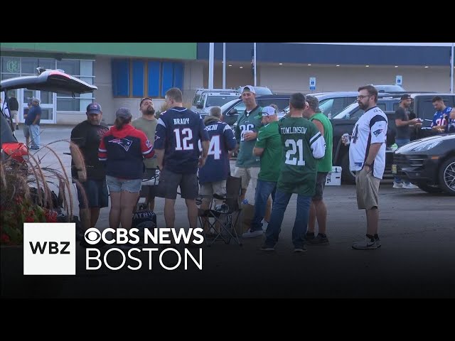 ⁣Patriots fans brave the rain to tailgate and take in second preseason game