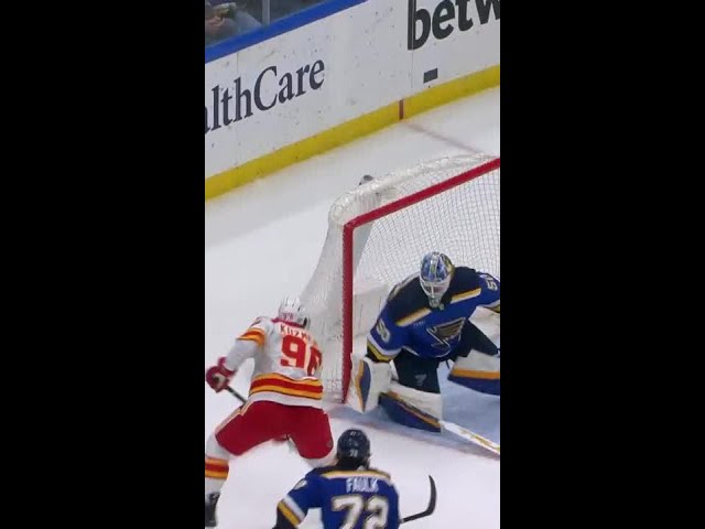 ⁣Stick Handling In A Phone Booth 