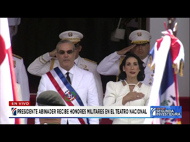 ⁣Honores militares en el Teatro Nacional