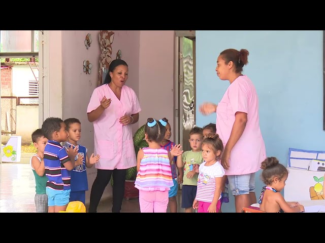 Chequea Ministra de Educación preparativos para el próximo curso escolar en #LasTunas