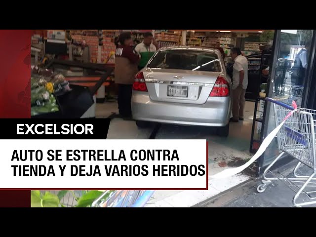 Abuelita choca su auto contra una tienda de autoservicio en Coyoacán, CDMX