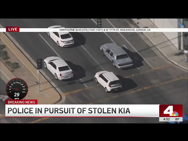 ⁣Full Police Chase: Woman in stolen Kia bails from car, tries to hitchhike