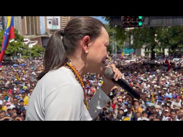 Masiva marcha de la oposición en Venezuela: Reapareció María Corina Machado