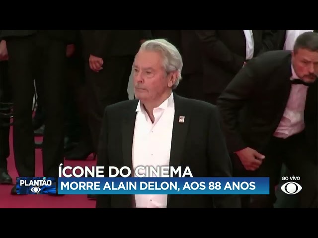 ⁣Alain Delon, astro do cinema francês, morre aos 88 anos