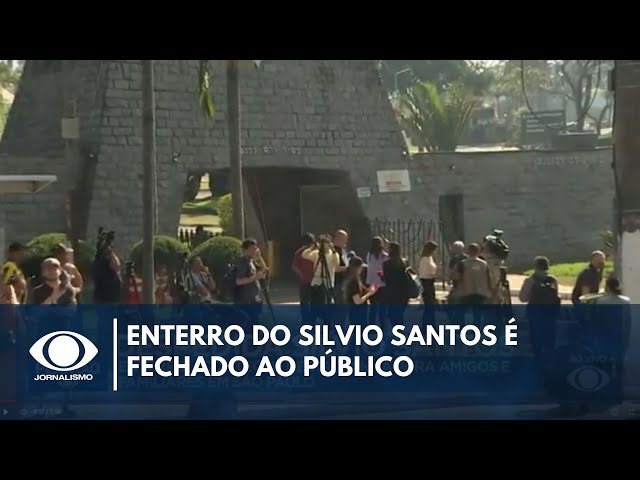 ⁣Filhas de Silvio Santos agradecem fãs ao lado de fora do cemitério em SP