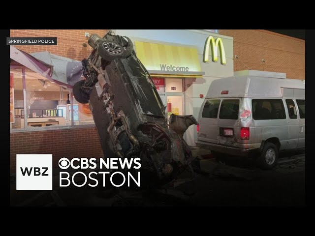 ⁣Wild car crash at McDonald's drive-thru in Springfield