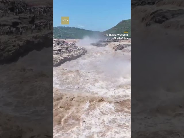 ⁣Stunning! Immerse yourself in the breathtaking sight of the Hukou Waterfall