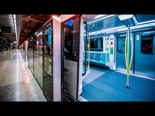 Over 120,000 used Sydney’s new Metro on its first day