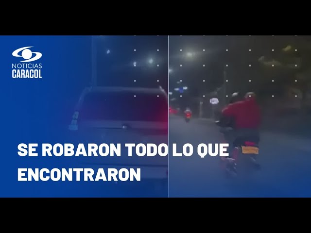 ⁣Video capta fleteo a ocupantes de camioneta en Medellín: robaron celulares, joyas y dinero