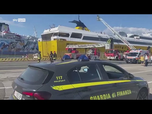 ⁣Piombino, incendio su un traghetto: 300 passeggeri evacuati