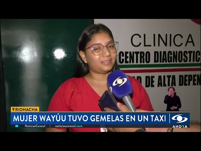 ⁣Mujer wayú dio a luz a gemelas en un taxi: ocurrió en Riohacha