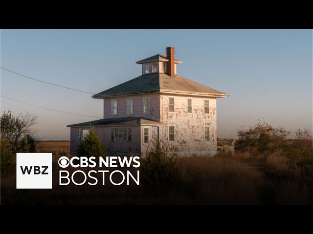 ⁣Iconic "Pink House" in Newbury to be demolished