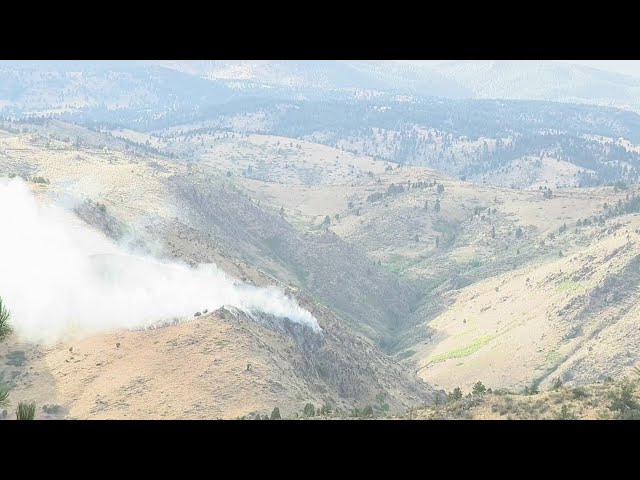 ⁣Wildfire near Lookout Mountain closes stretch of US 6