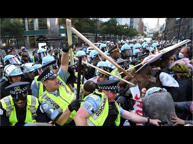 Chaotic scenes outside DNC as police arrest anti-Israel protesters