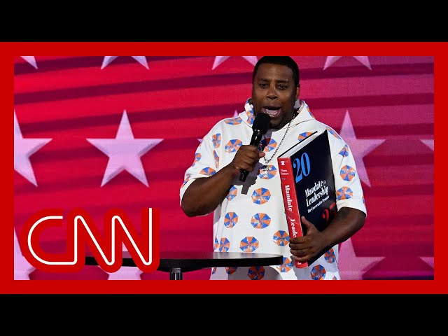 ⁣Kenan Thompson tells friends about Project 2025 in DNC skit