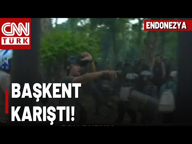 ⁣Endonezya'nın Başkenti Cakarta Savaş Alanına Döndü! Hükümete Büyük Protesto!