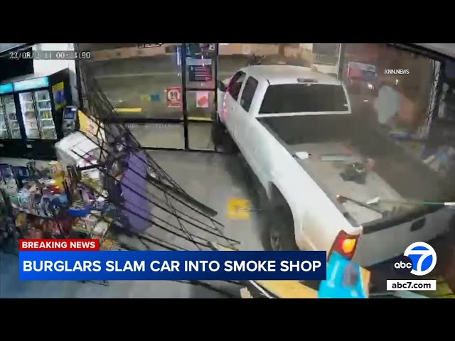 ⁣Smash-and-grab thieves slam pickup truck into Chatsworth smoke shop