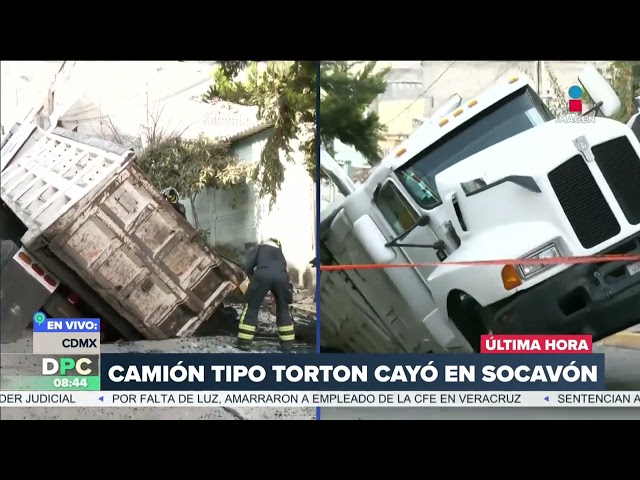 ⁣Camión tipo torton cayó en un socavón en la alcaldía Iztapalapa | DPC con Nacho Lozano