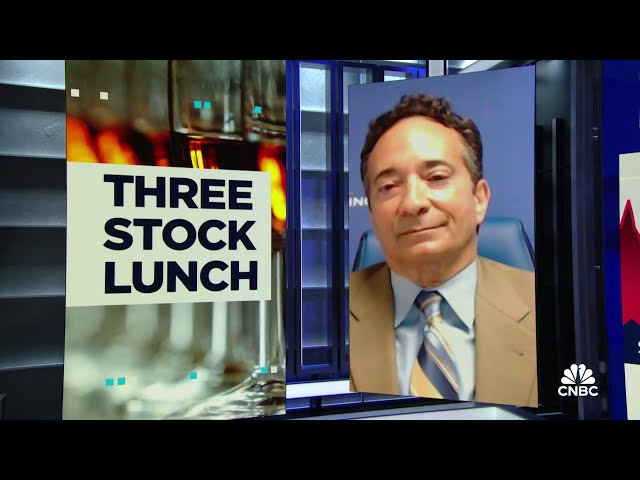 ⁣Three-Stock Lunch: Peloton, Advance Auto Parts & Snowflake