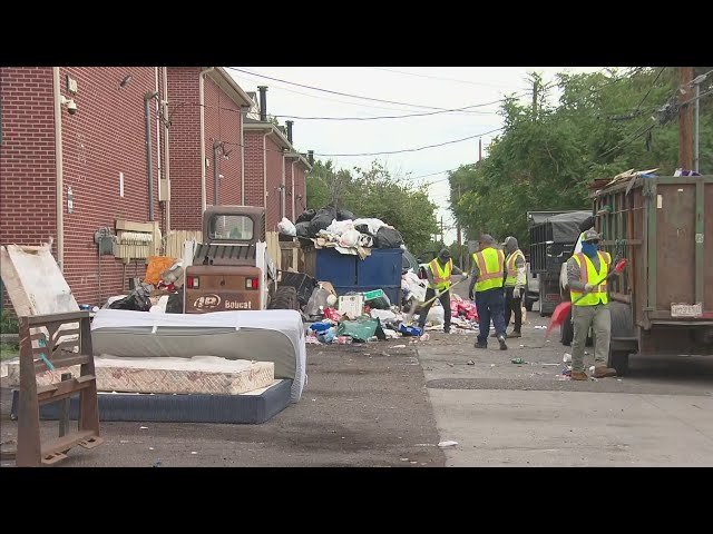 ⁣Aurora removes trash at 6 apartment buildings at The Edge At Lowry