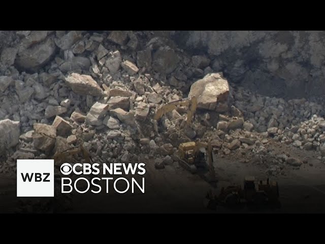 ⁣Rescuers unable to find signs of life after worker trapped in Sterling quarry rock slide