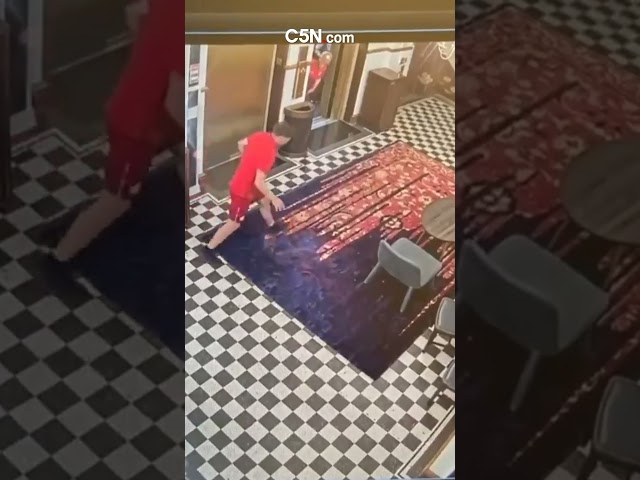 ⁣JUGADORES del TOLUCA rompieron un JARRÓN en el HOTEL