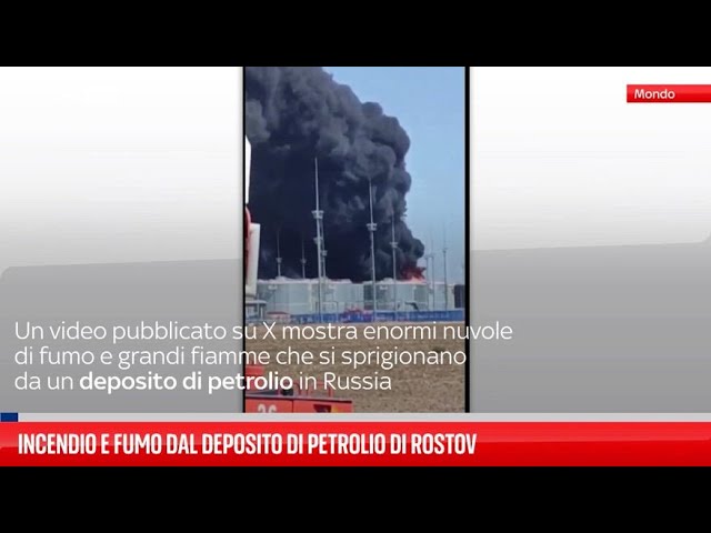 ⁣Incendio e fumo dal deposito di petrolio di Rostov