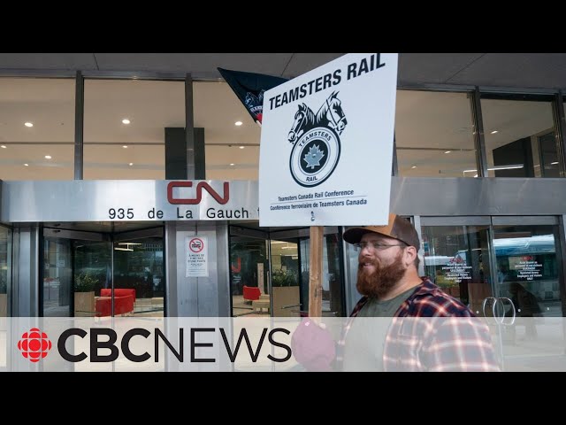 ⁣Teamsters serve CN Rail with 72-hour strike notice, confirm CPKC workers 'on strike'