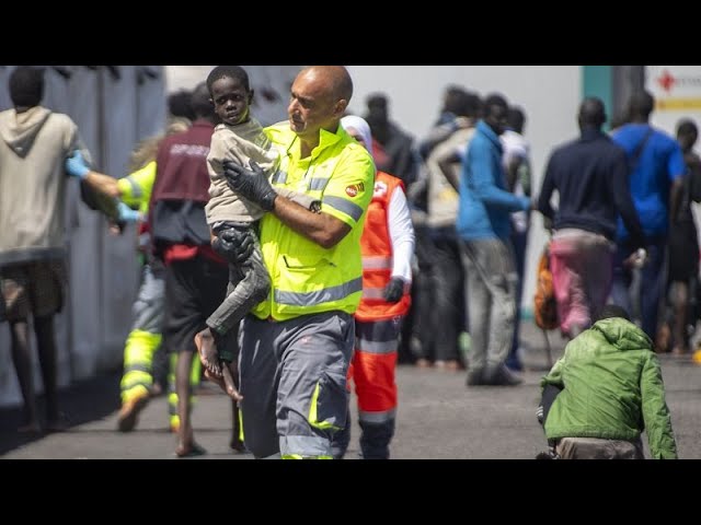 ⁣Le Premier ministre espagnol s'est rendu aux îles Canaries pour discuter des mineurs isolés