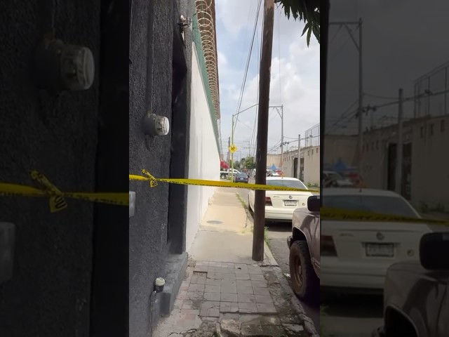 ⁣Hallan cuerpo dentro de un carro de supermercado en Guadalajara | Shorts | Noticias GDL