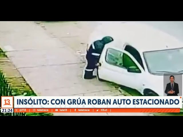 ⁣Insólito: Delincuentes roban vehículos estacionados con una grúa en Lo Prado