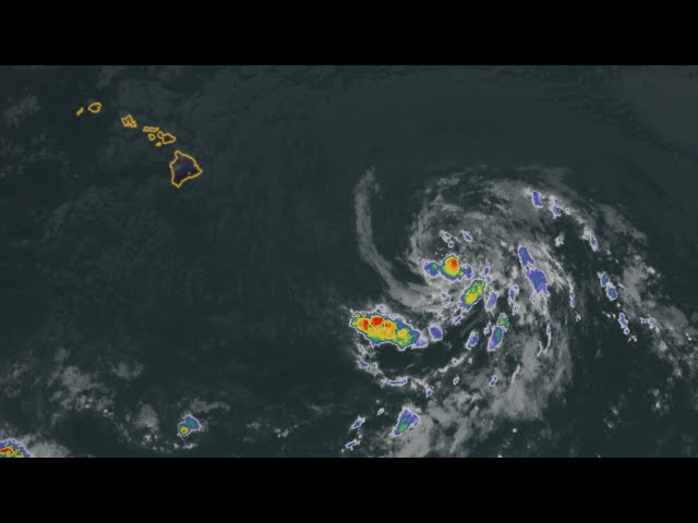 ⁣Hurricane Hone moves south of Hawaii's Big Island as Category 1 storm