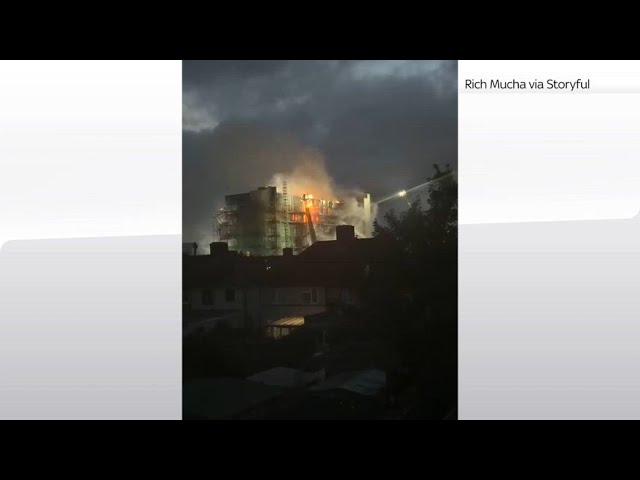 ⁣Incendio in zona est di Londra, decine di persone evacuate