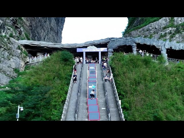 ⁣Parkour athletes tackle course at central China's Zhangjiajie