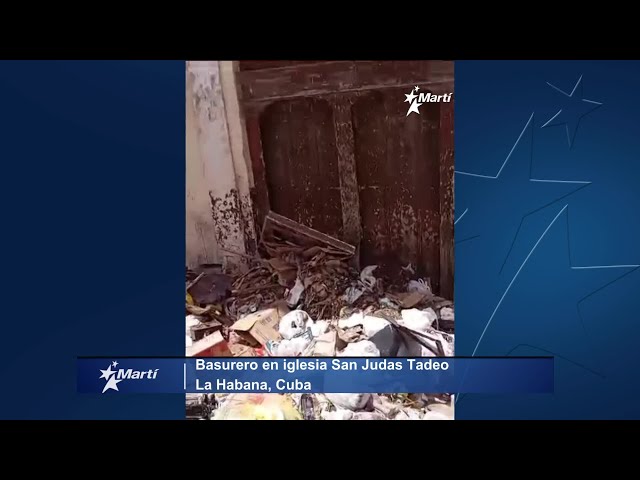 ⁣Basurero bloquea entrada a una iglesia en La Habana Vieja