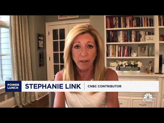 ⁣Hightower's Stephanie Link expects 8-10% earnings growth this year