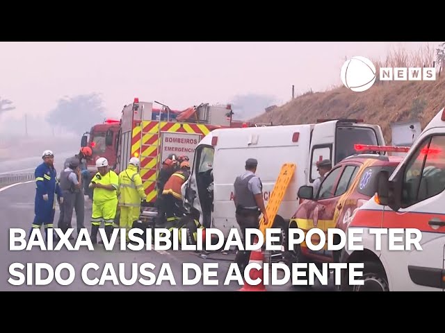 ⁣Pouca visibilidade devido às queimadas pode ter causado acidente em rodovia de SP